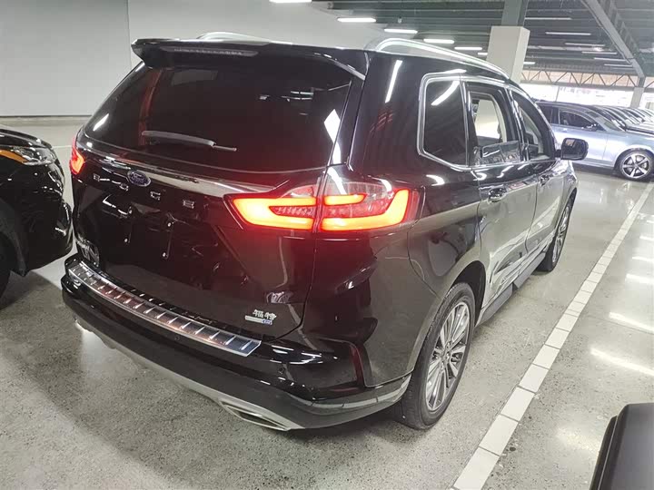 Фото 7 - Ford Edge