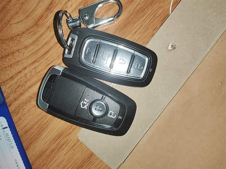 Фото 9 - Ford Edge