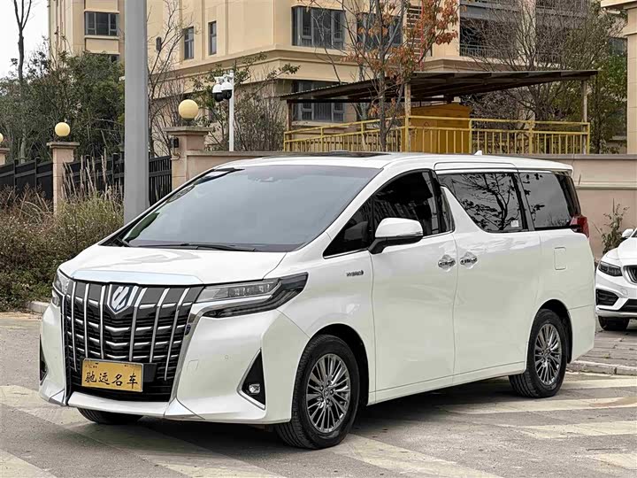 Фото 1 - Toyota Alphard