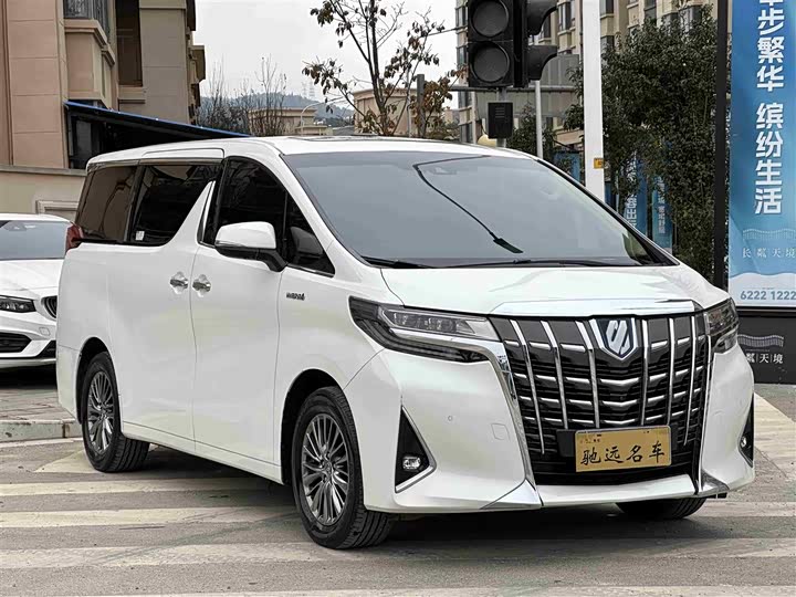 Фото 2 - Toyota Alphard