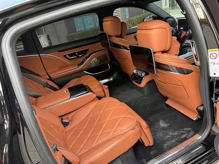 Фото 9 - Mercedes-Benz Maybach S-Class