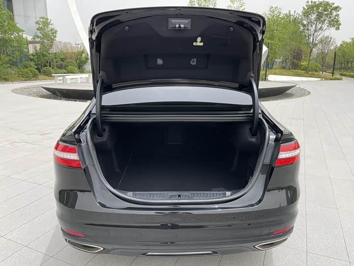 Фото 17 - Ford Taurus