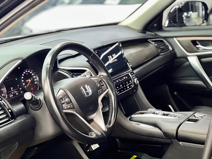 Фото 11 - Honda Avancier