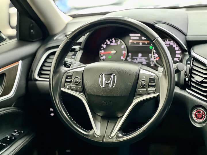 Фото 14 - Honda Avancier