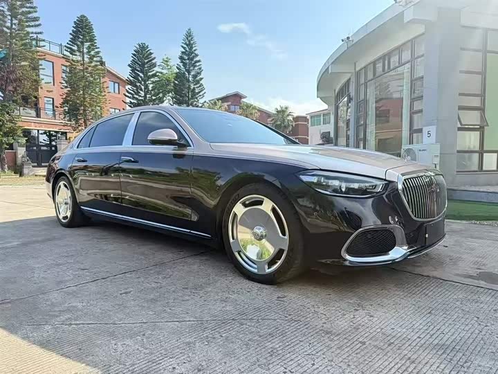 Фото 3 - Mercedes-Benz Maybach S-Class