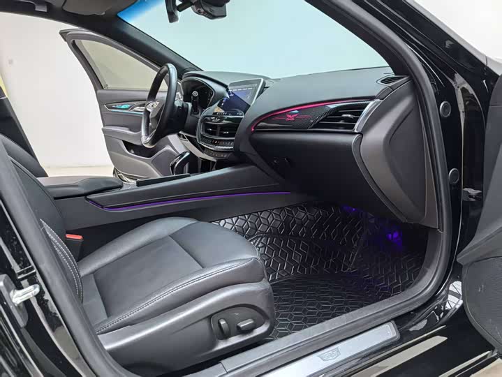 Фото 9 - Cadillac CT5