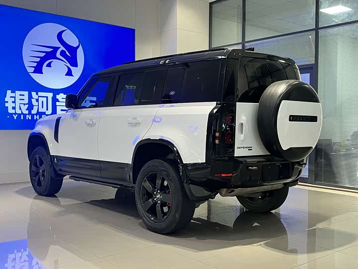 Фото 12 - Land Rover Defender