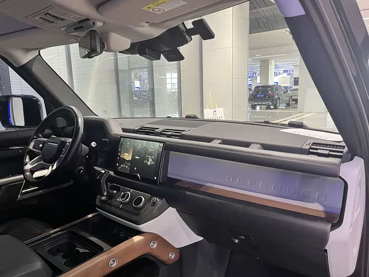 Фото 9 - Land Rover Defender