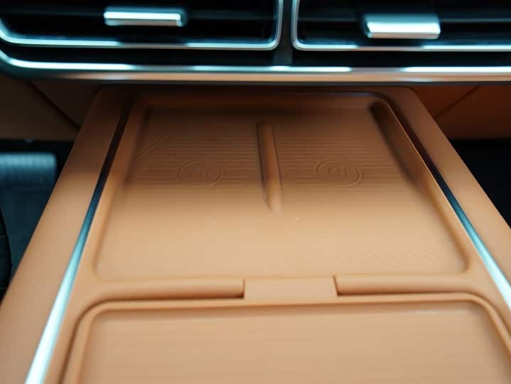 Фото 11 - LiXiang L8