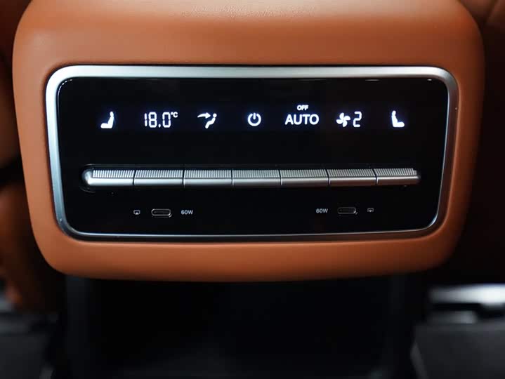 Фото 17 - LiXiang L8