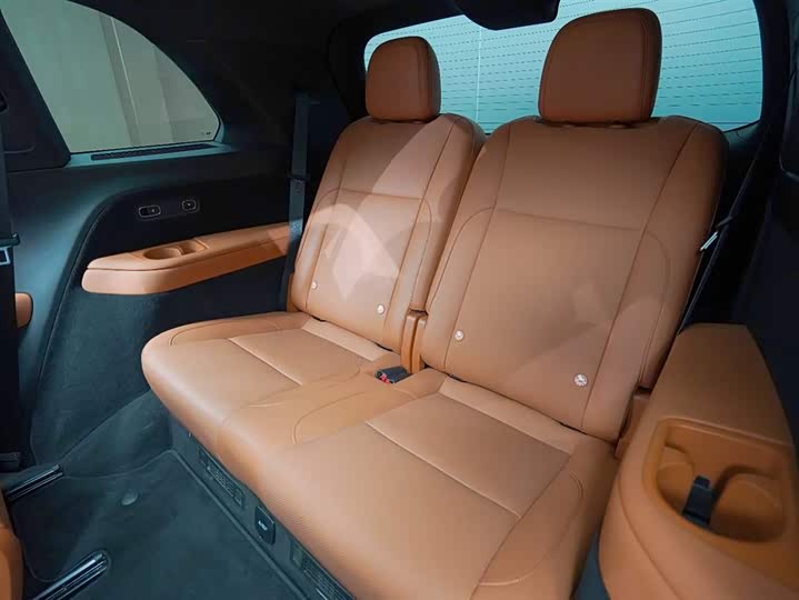 Фото 18 - LiXiang L8