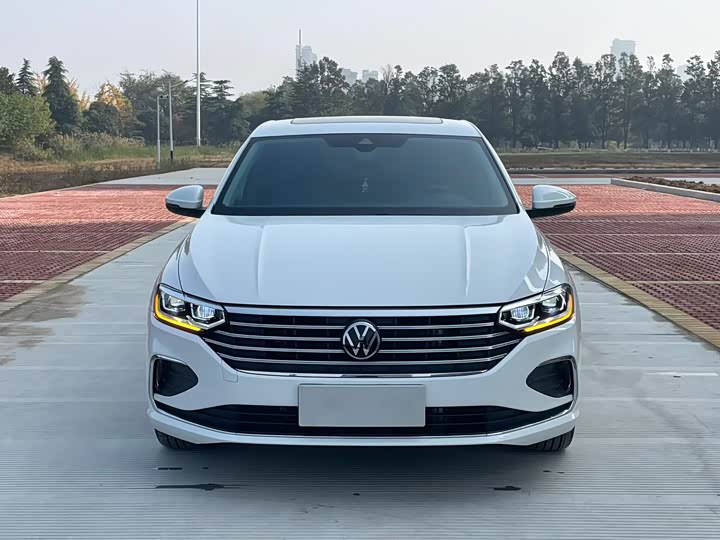Фото 2 - Volkswagen Lavida