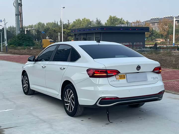 Фото 9 - Volkswagen Lavida