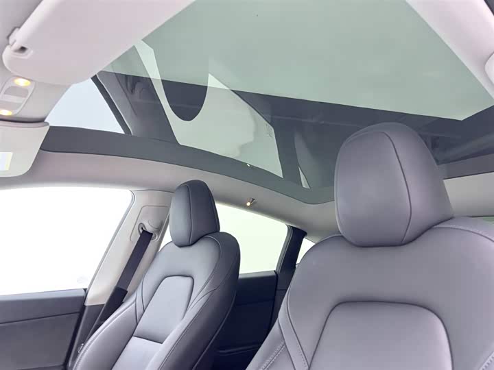 Фото 17 - Tesla Model Y