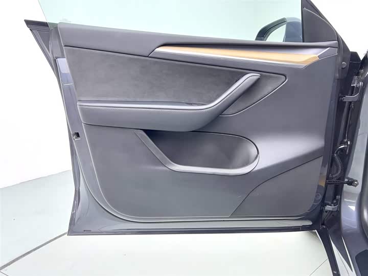 Фото 18 - Tesla Model Y