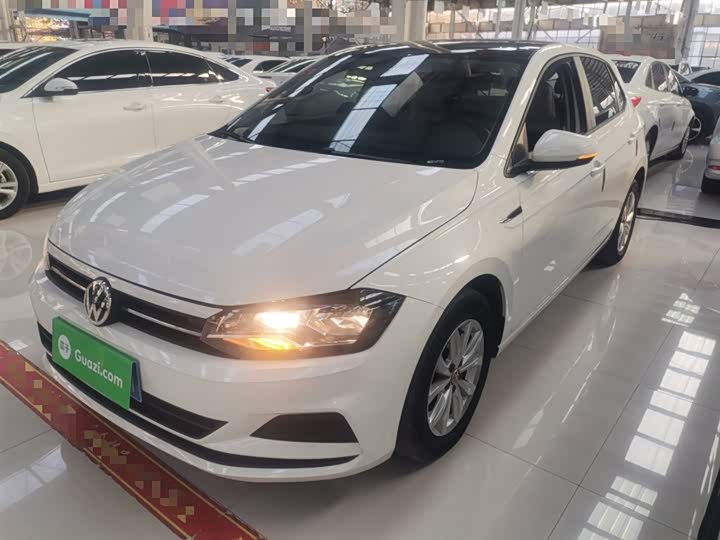 Фото 1 - Volkswagen Polo