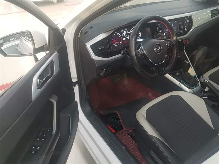 Фото 16 - Volkswagen Polo