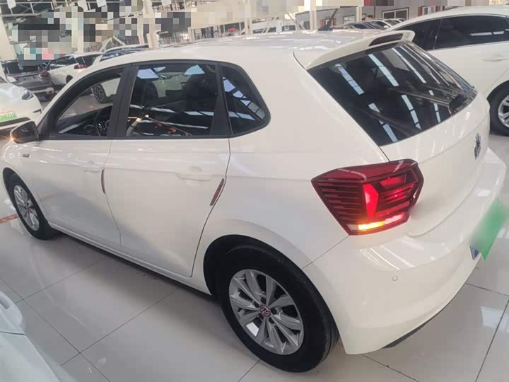 Фото 5 - Volkswagen Polo