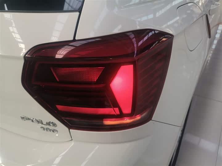 Фото 8 - Volkswagen Polo