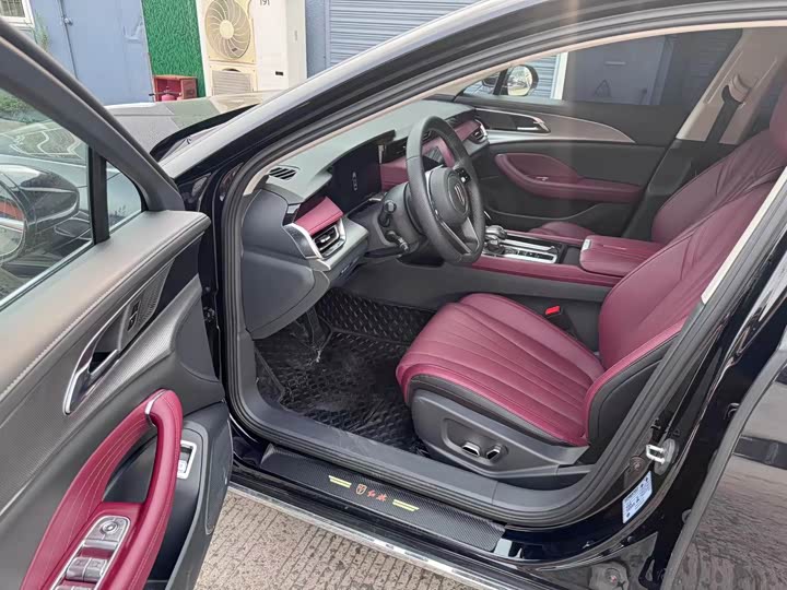 Фото 8 - Hongqi H5