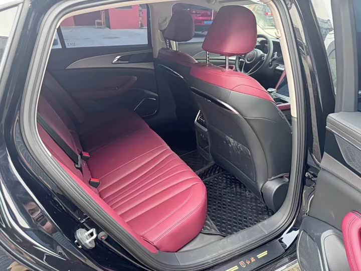 Фото 9 - Hongqi H5