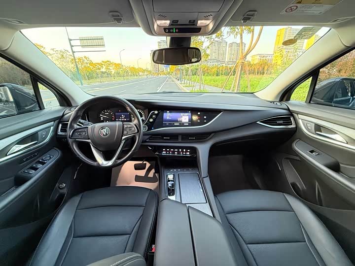 Фото 13 - Buick Enclave