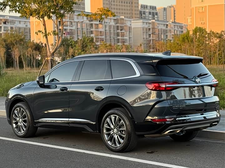 Фото 14 - Buick Enclave