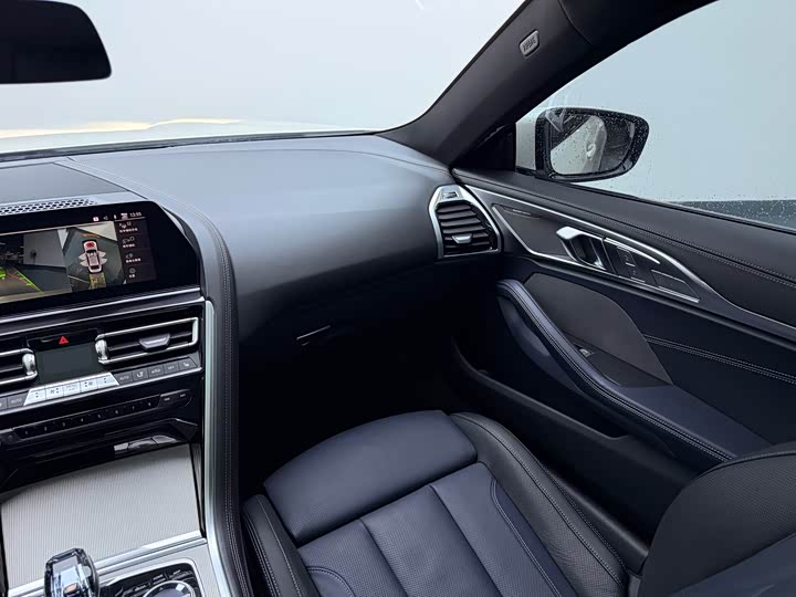 Фото 12 - BMW 8 Series