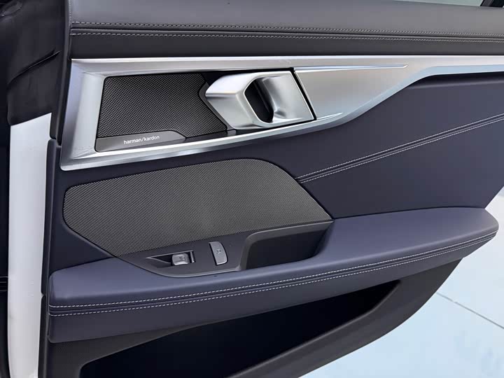 Фото 14 - BMW 8 Series