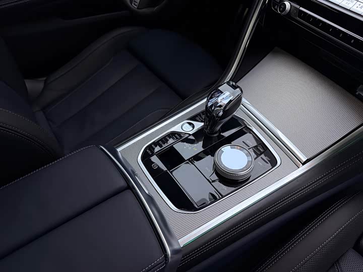 Фото 18 - BMW 8 Series