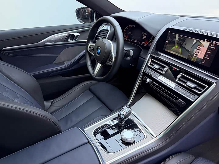 Фото 19 - BMW 8 Series