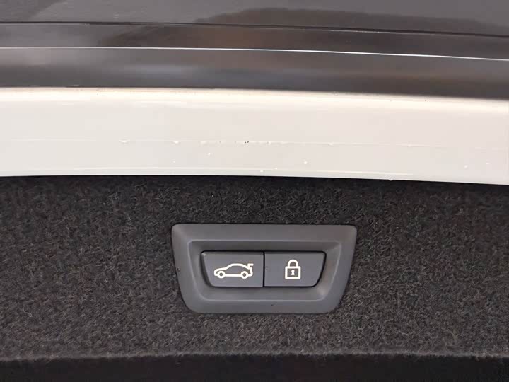 Фото 24 - BMW 8 Series