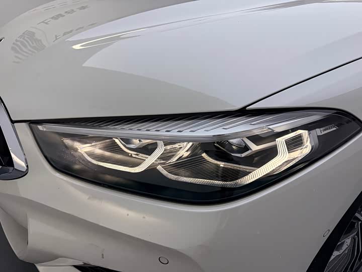 Фото 25 - BMW 8 Series