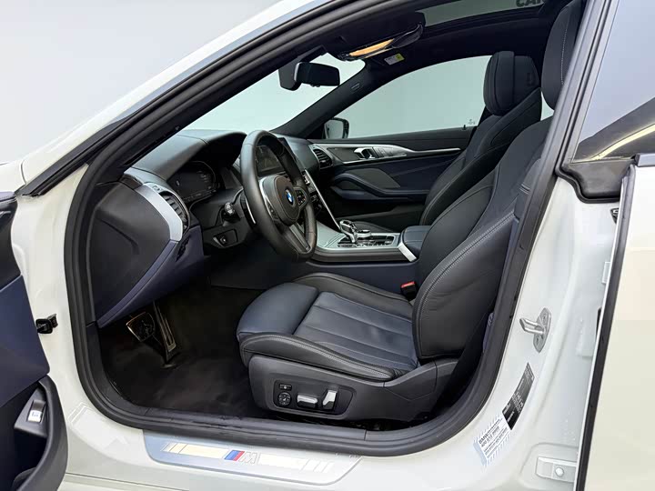 Фото 8 - BMW 8 Series