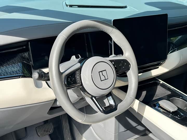 Фото 3 - Zeekr 009