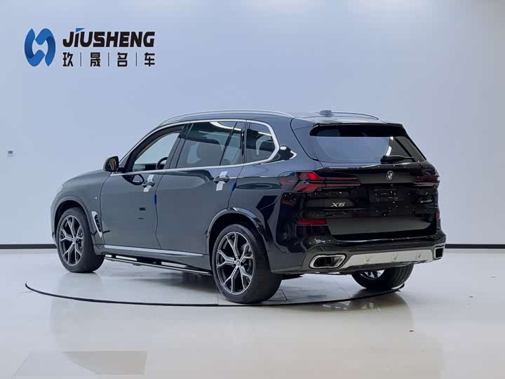 Фото 16 - BMW X5