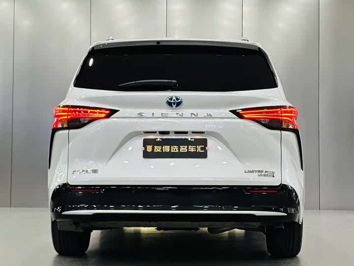 Фото 4 - Toyota Sienna