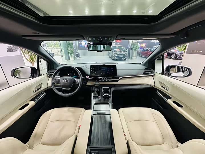 Фото 6 - Toyota Sienna