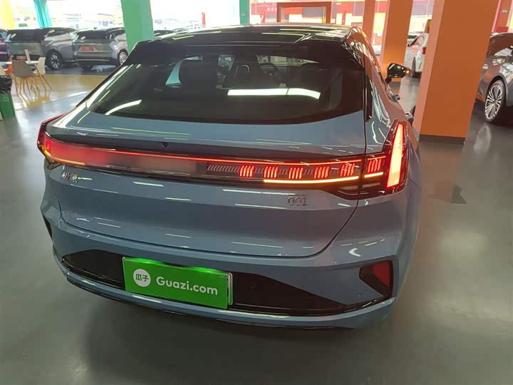 Фото 6 - Zeekr 001