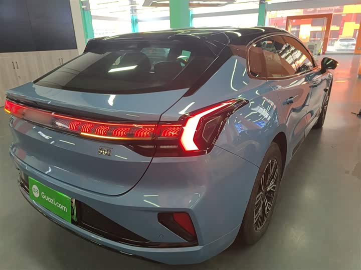 Фото 7 - Zeekr 001