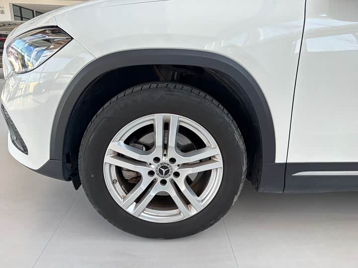 Фото 4 - Mercedes-Benz GLA-Class