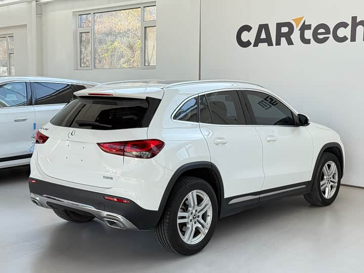 Фото 6 - Mercedes-Benz GLA-Class