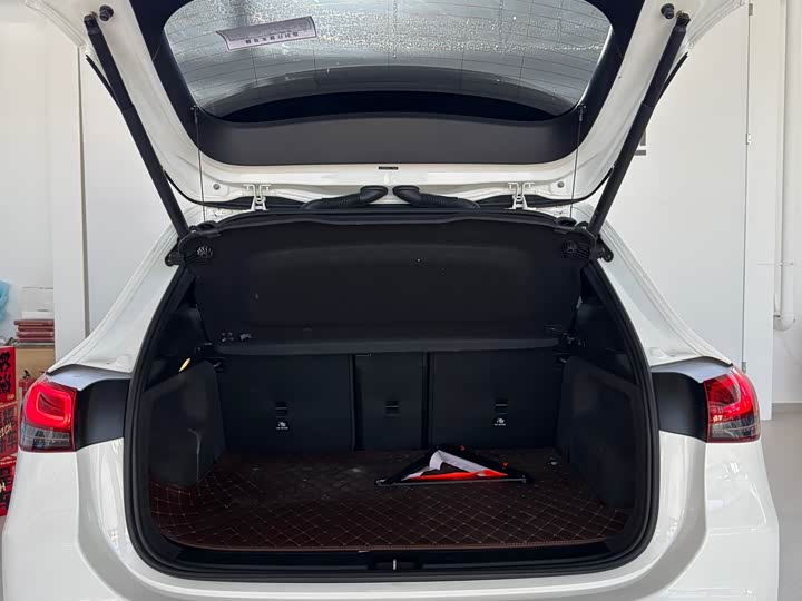 Фото 8 - Mercedes-Benz GLA-Class