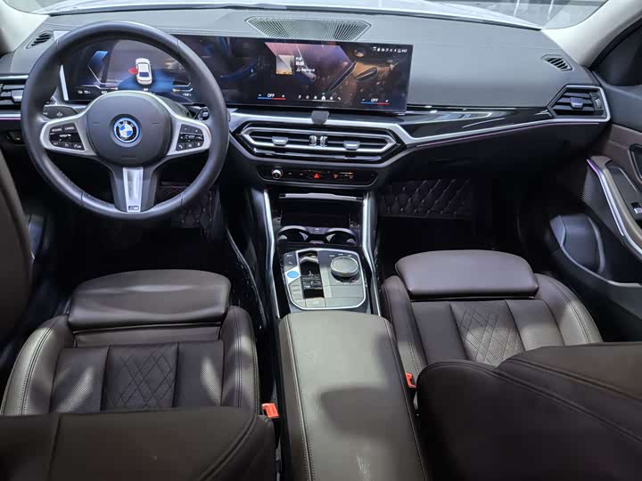 Фото 8 - BMW i3