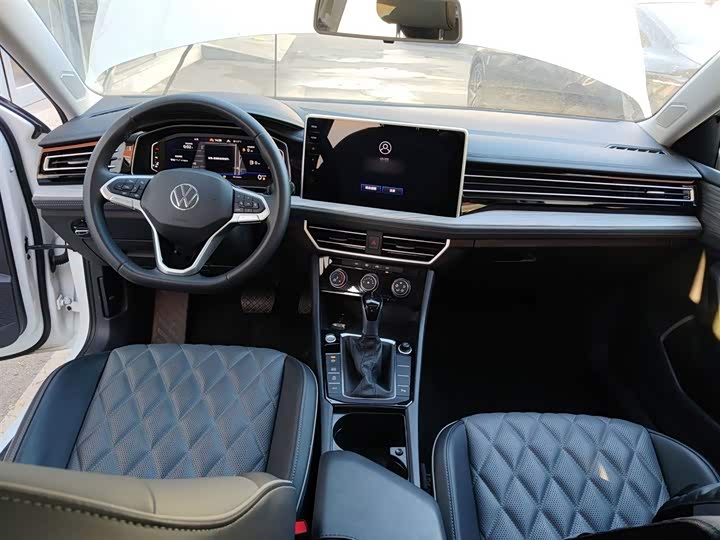 Фото 10 - Volkswagen Sagitar L