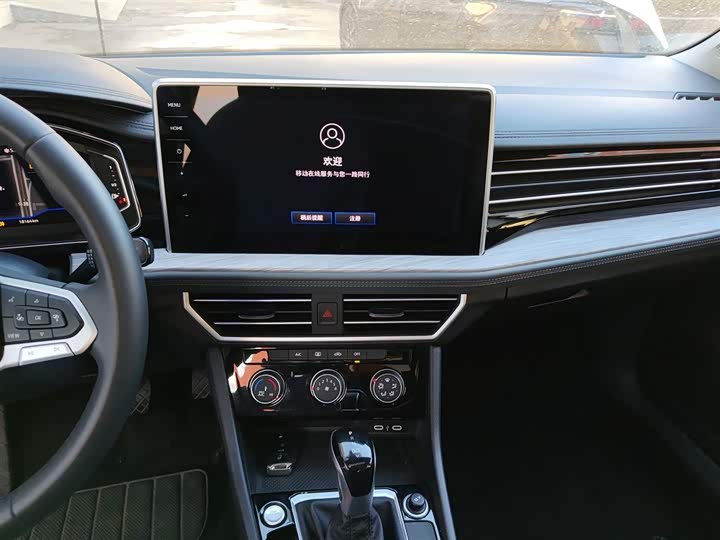 Фото 13 - Volkswagen Sagitar L