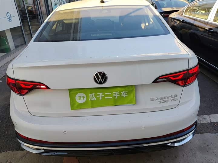 Фото 6 - Volkswagen Sagitar L