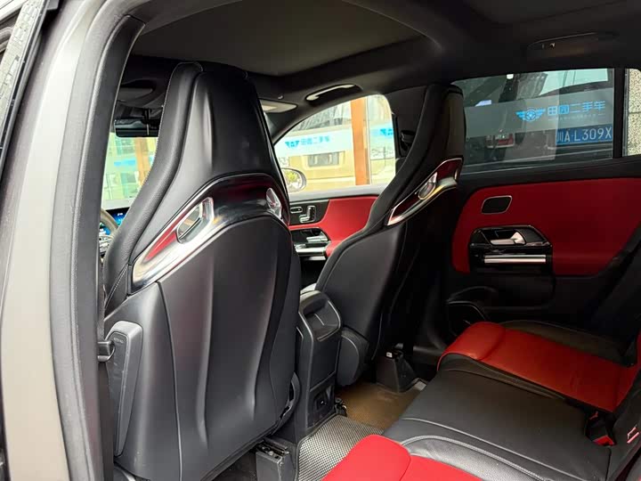 Фото 9 - Mercedes-Benz GLA-Class AMG