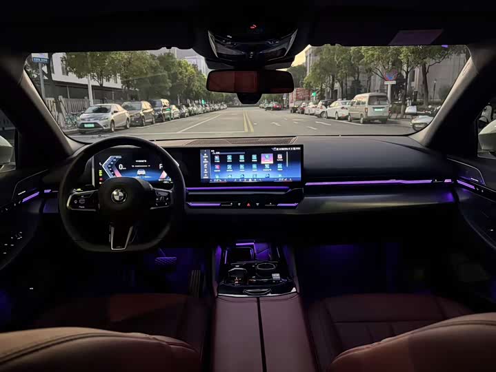 Фото 13 - BMW 5 Series