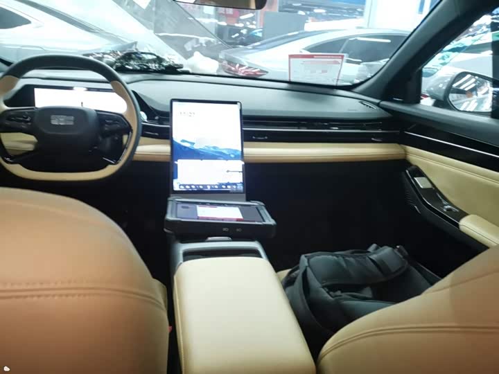 Фото 10 - Geely Galaxy L6